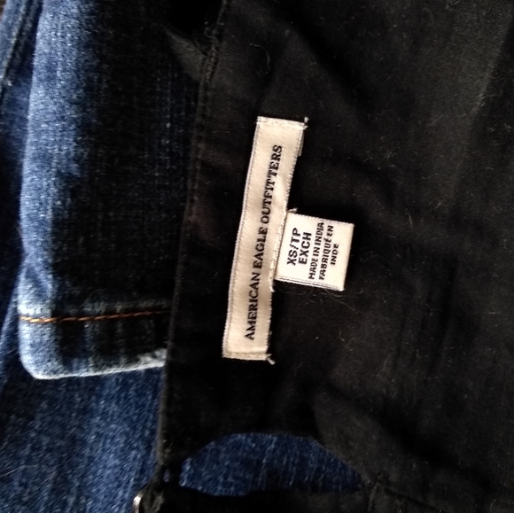 3/$30 AE tie crop top - Picture 4 of 6